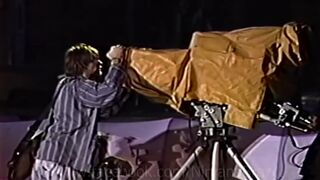 KURT COBAIN SHOWING THE DICK TO GLOBO CAMERAS