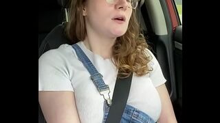 Busty, Nerdy Hottie Masturbates in the Car